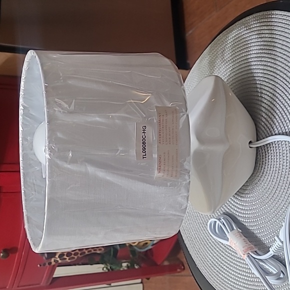 💋Lips Lamp - Picture 2 of 9